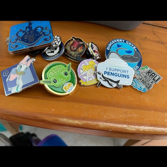 Other - Disneyl pins